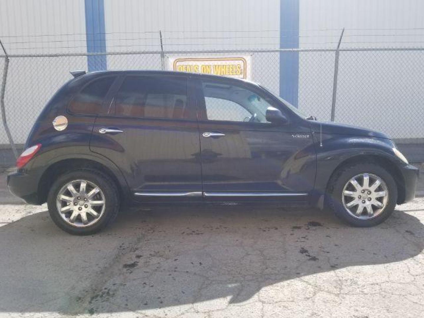2006 Chrysler PT Cruiser Limited (3A8FY68846T) with an 2.4L I-4 DOHC engine, located at 1821 N Montana Ave., Helena, MT, 59601, 0.000000, 0.000000 - Photo#3