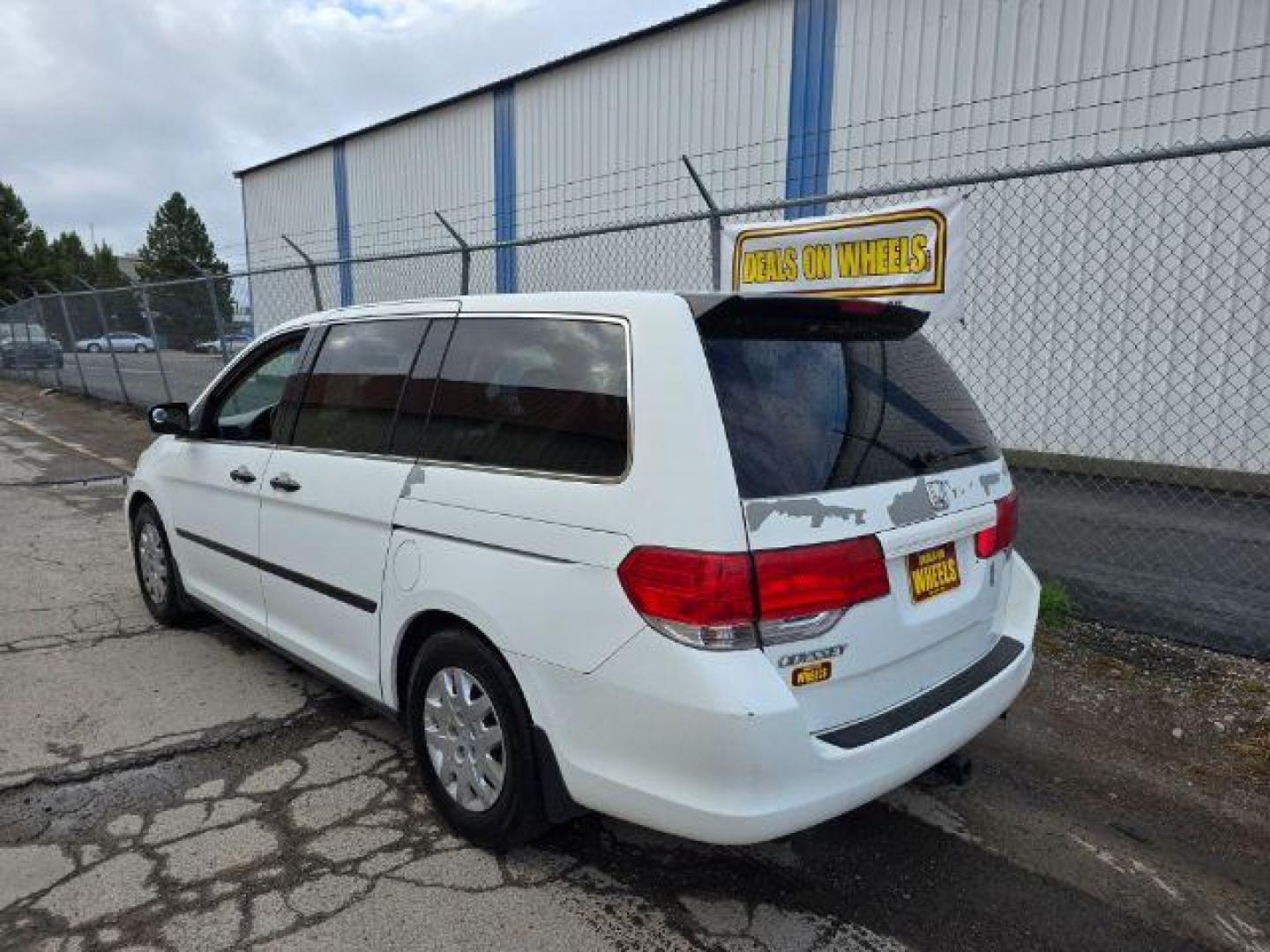 2008 Honda Odyssey LX (5FNRL38208B) with an 3.5L V-6 VTEC variable valve control engine, located at 601 E. Idaho St., Kalispell, MT, 59901, (406) 300-4664, 0.000000, 0.000000 - Photo#2