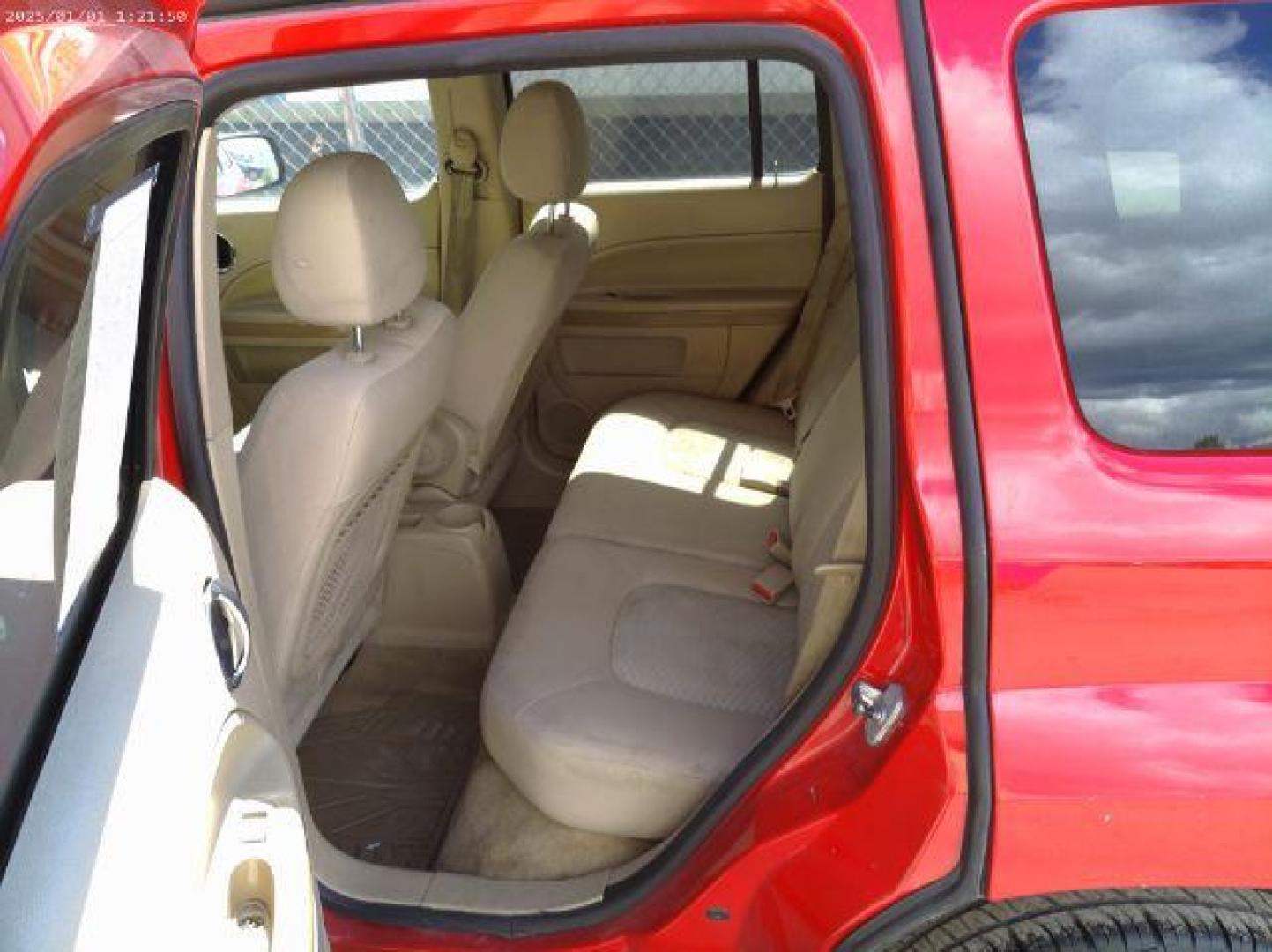 2009 Chevrolet HHR LT2 (3GNCA53VX9S) with an 2.4L L4 DOHC 16V engine, 4-Speed Automatic transmission, located at 601 E. Idaho St., Kalispell, MT, 59901, (406) 300-4664, 0.000000, 0.000000 - Photo#6