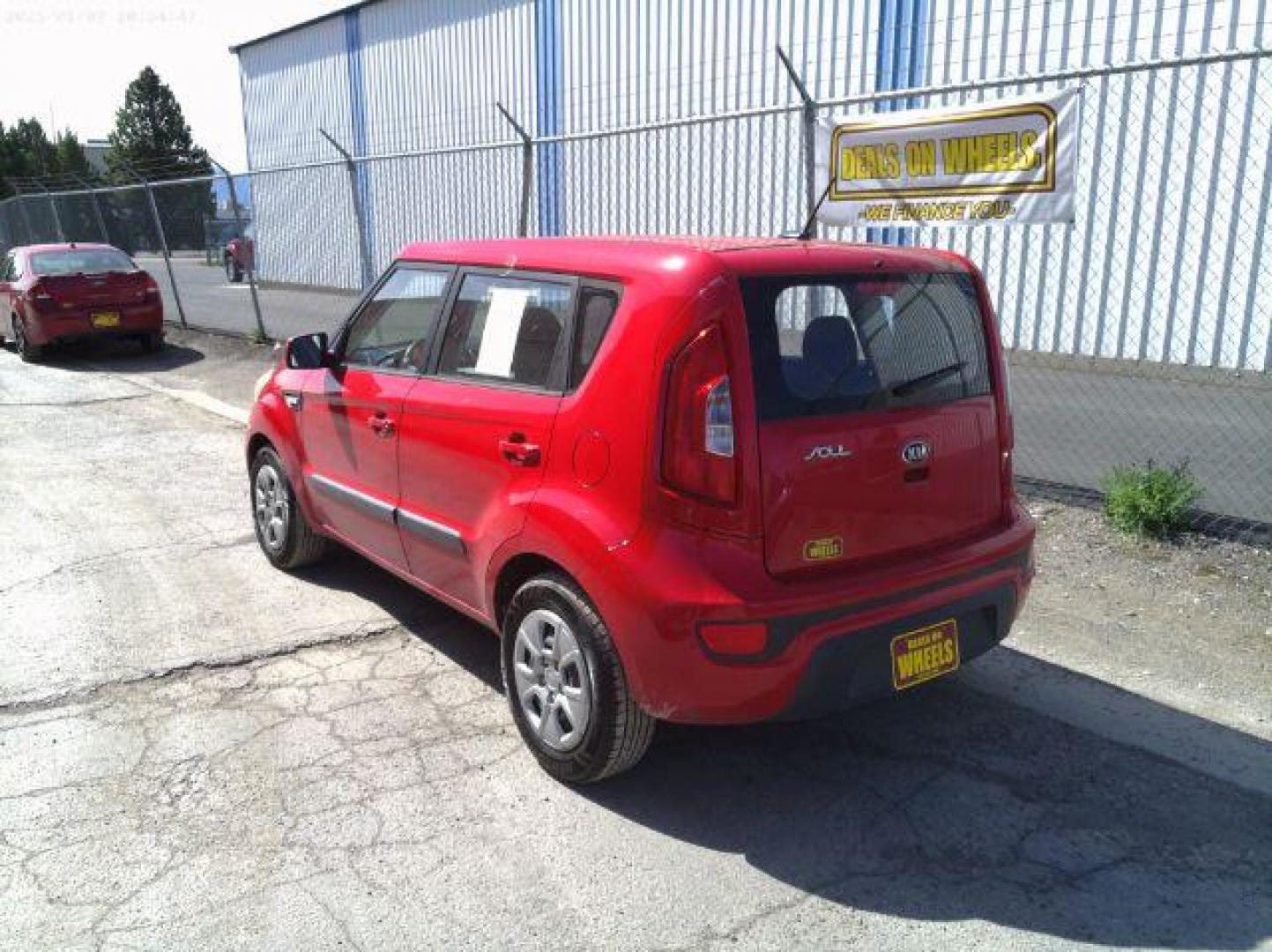 2013 Kia Soul ! (KNDJT2A58D7) , located at 601 E. Idaho St., Kalispell, MT, 59901, (406) 300-4664, 0.000000, 0.000000 - Photo#2